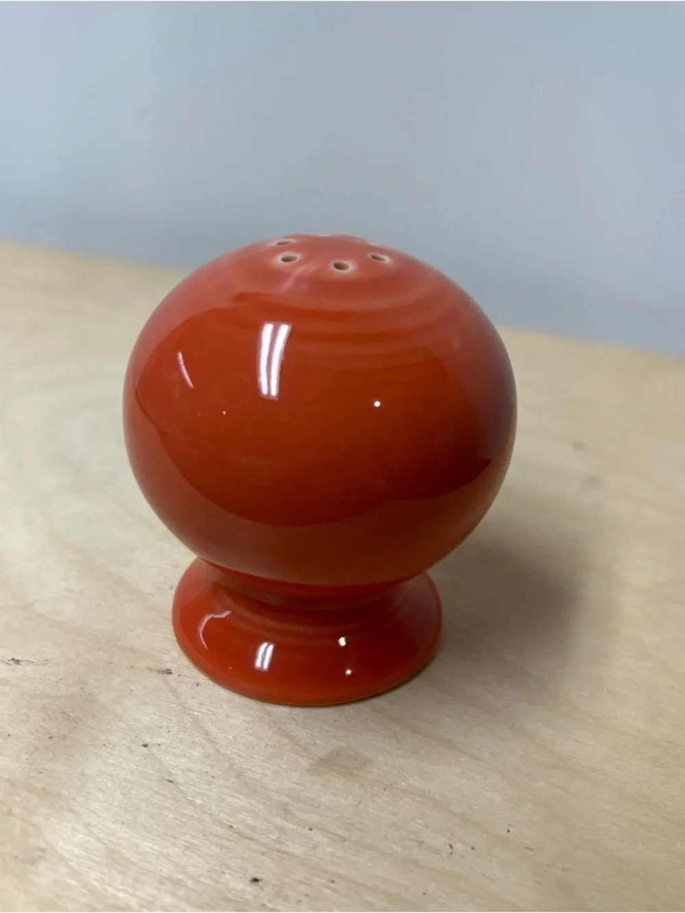Vintage Fiestaware Round Ball Bulb Salt OR Pepper Shakers Orange‎ Rubber Stopper